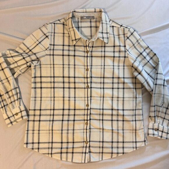 Lee Riders Women's Long Sleeve Knit Fleece Shirt Button front Size M - Picture 2 of 7